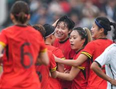 关于扬眉吐气：女足国家队备战争霸赛的信息