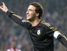  考辛斯大战广东男篮 