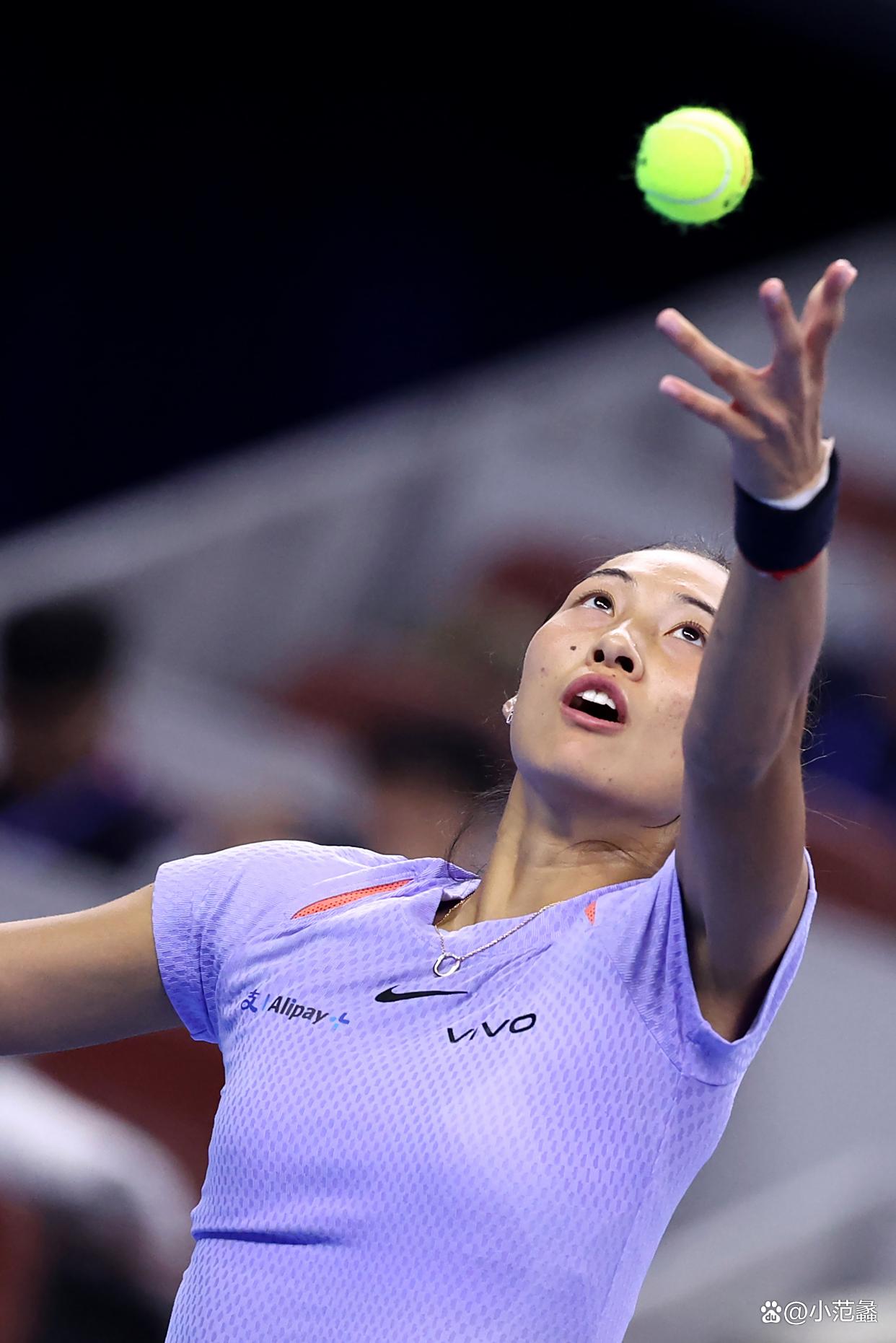 郑钦文赛点兑现，金州勇士淘汰迈阿密热火晋级四强，主帅激动落泪的简单介绍